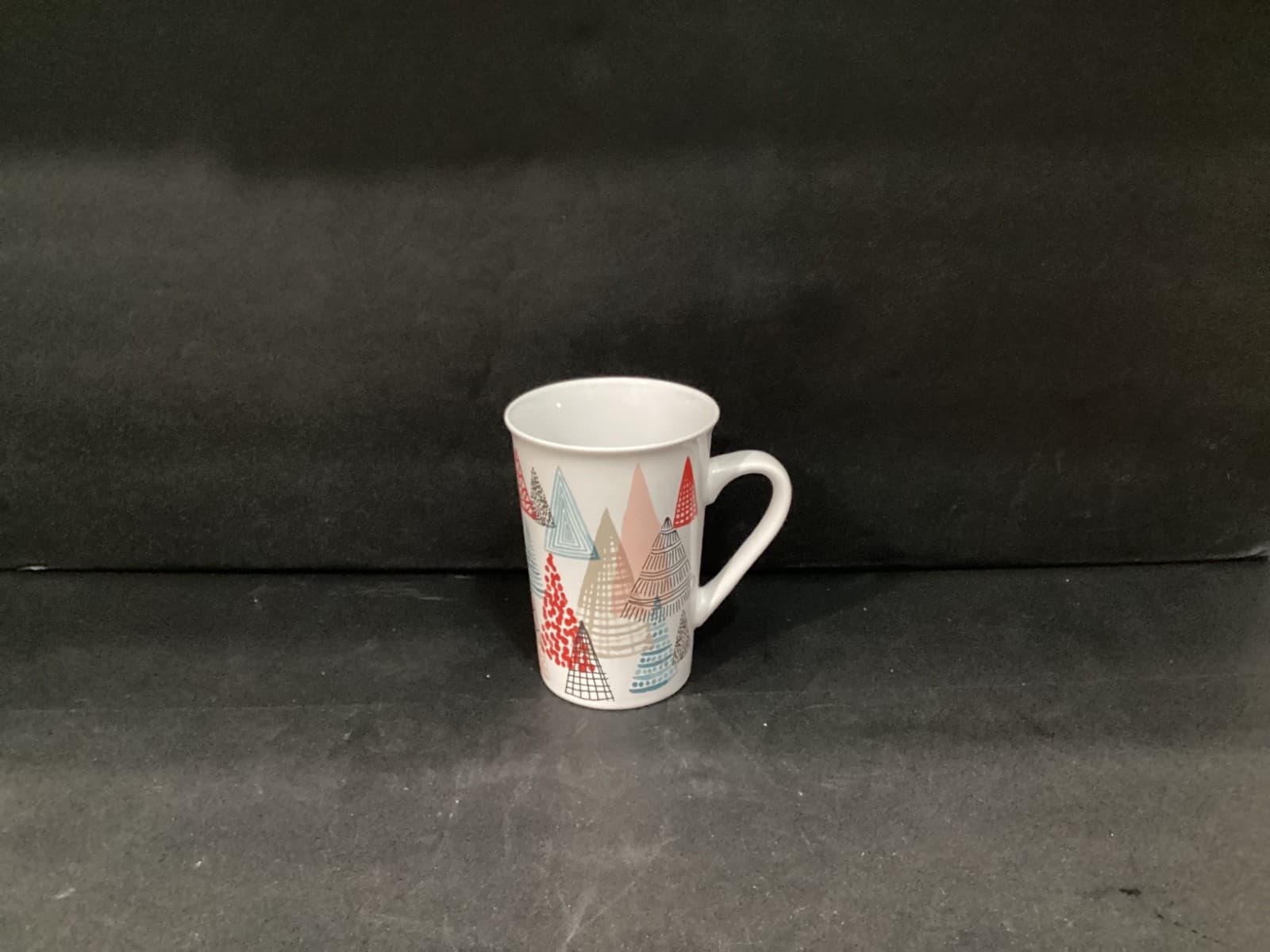 Starbucks Holiday Christmas Tree Mug 2017 White Ceramic 11 oz