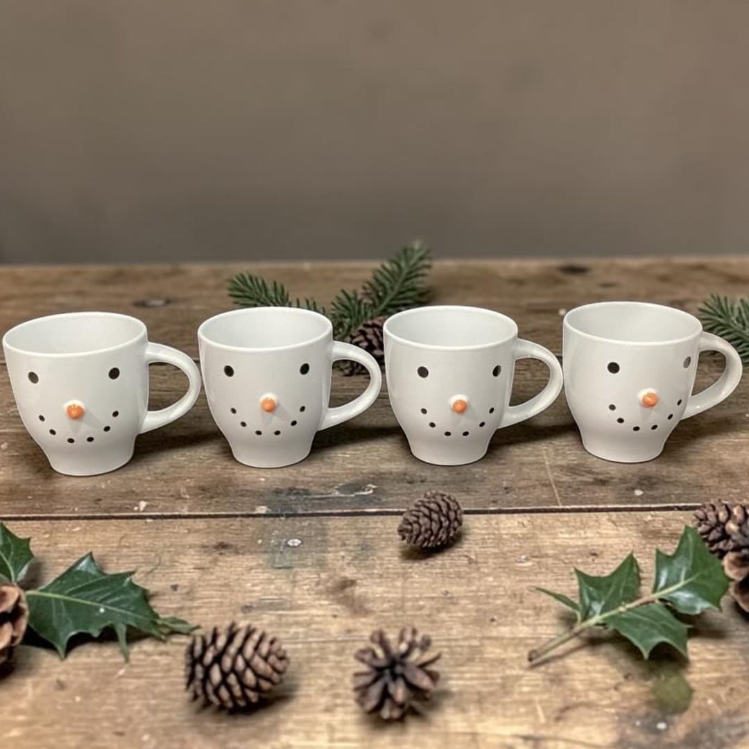 Royal Norfolk White Snowman Coffee Cups, Set of 4, 3D Carrot Noses, Drinkware