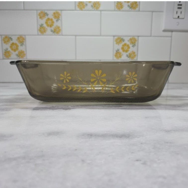 Glasbake Jeanette Smoke Casserole Dish, Vtg Yellow Daisies Design, Kitchenware