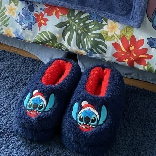 Disney Stitch Fuzzy Babba Slipper Socks, Navy Blue Red Holiday Santa Hat NEW
