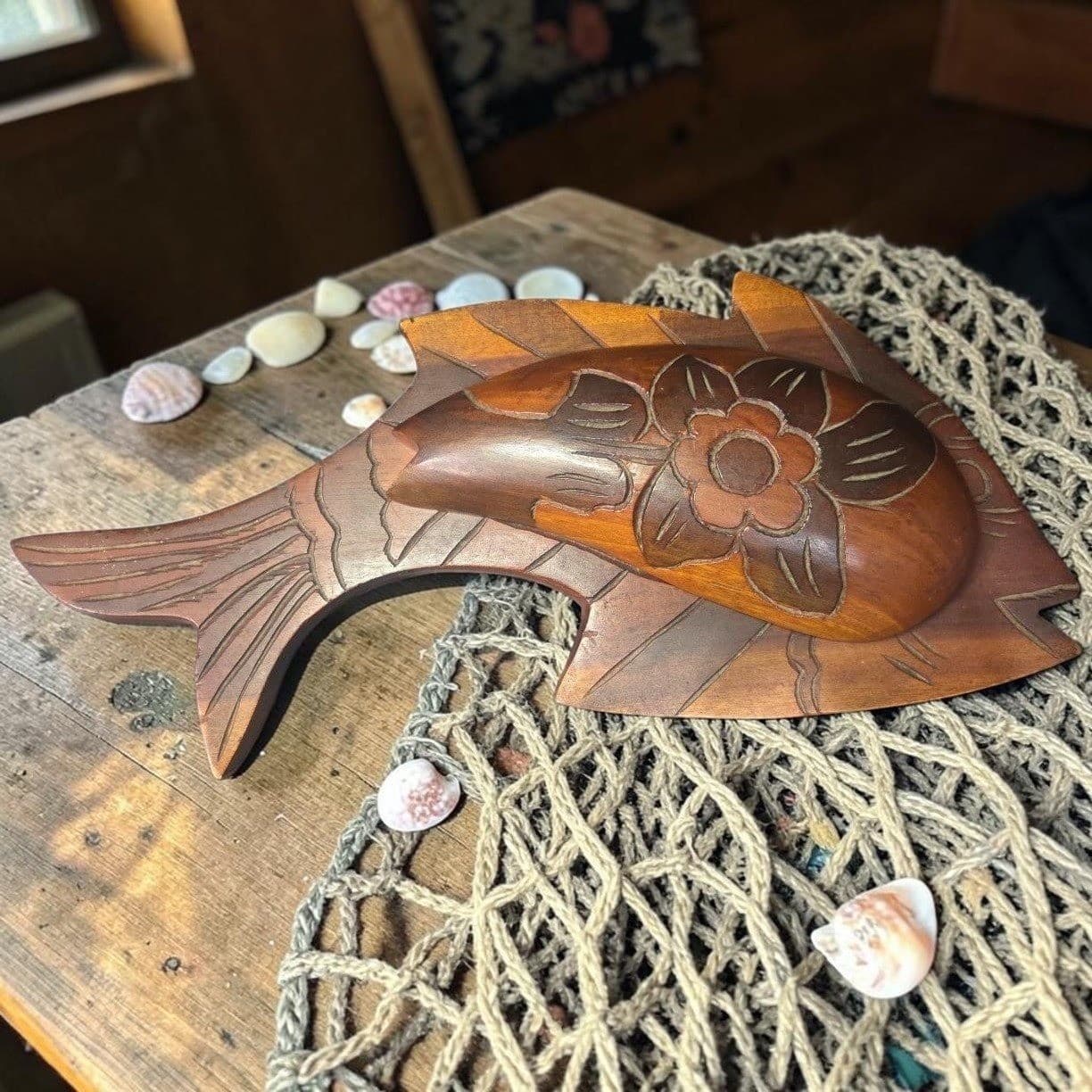 Hand Carved Wood Fish Serving Tray, Rustic Decorative Bowl with Lid, Centerpiece