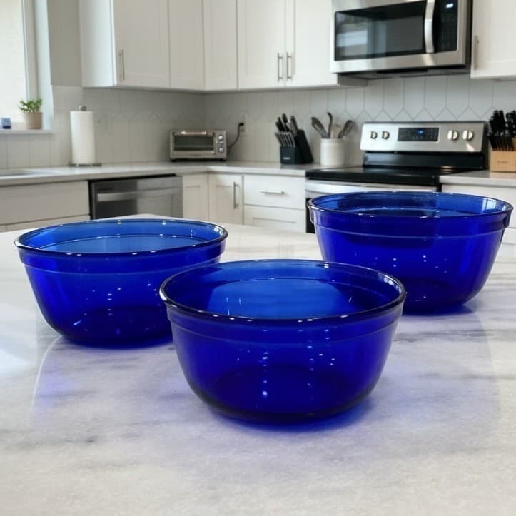 Vintage Anchor Hocking USA Cobalt Blue Glass Nesting Mixing Bowls Set of 3 *