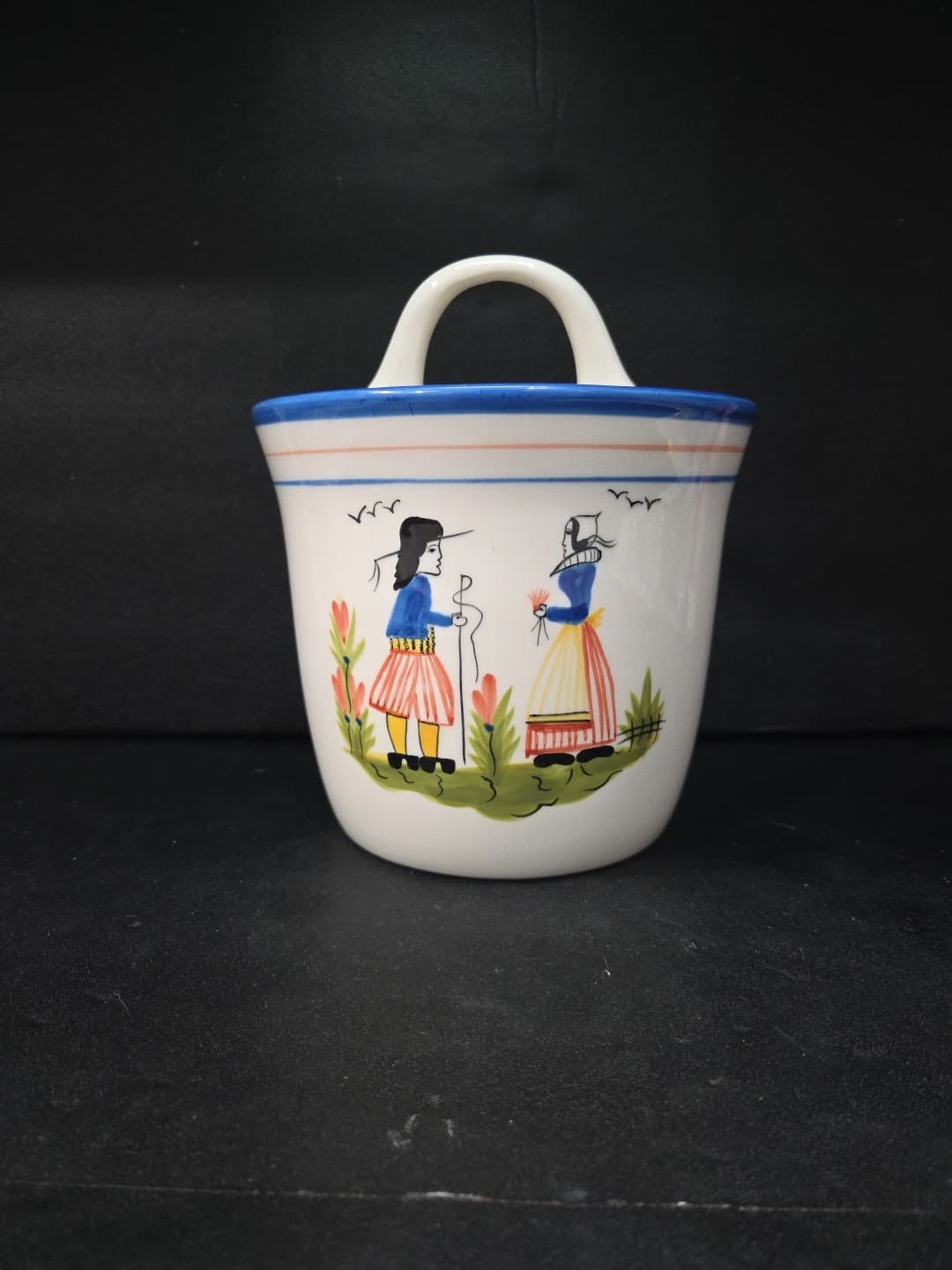 Boston Warehouse Trading Corp Ceramic Wall Pocket Dutch Man And Woman