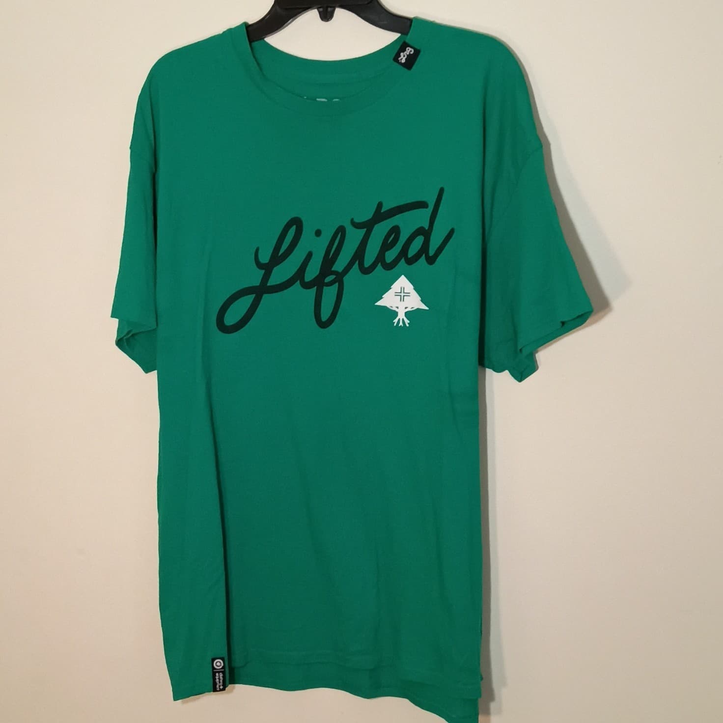 LRG Men's Short Sleeve Skateboarding Tee XL Graphic Design Lifted