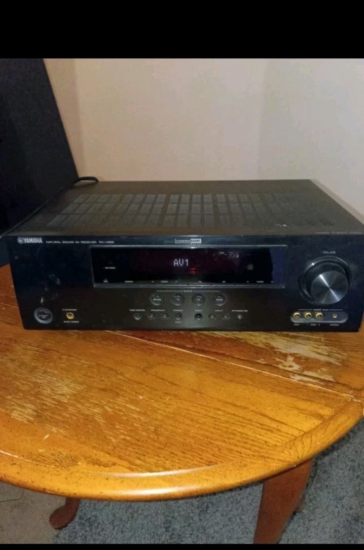 Yamaha RX-V565 7.1ch A/V Receiver DTS Dolby Digital HDMI AM/FM Tuner Black