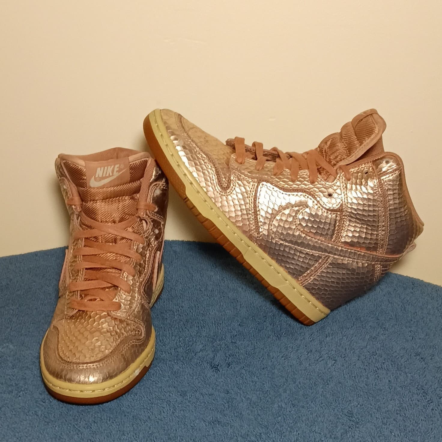 Nike Dunk Sky Hi Unisex Kids Sneaker Rose Gold Metallic US 5.5Y EU 36