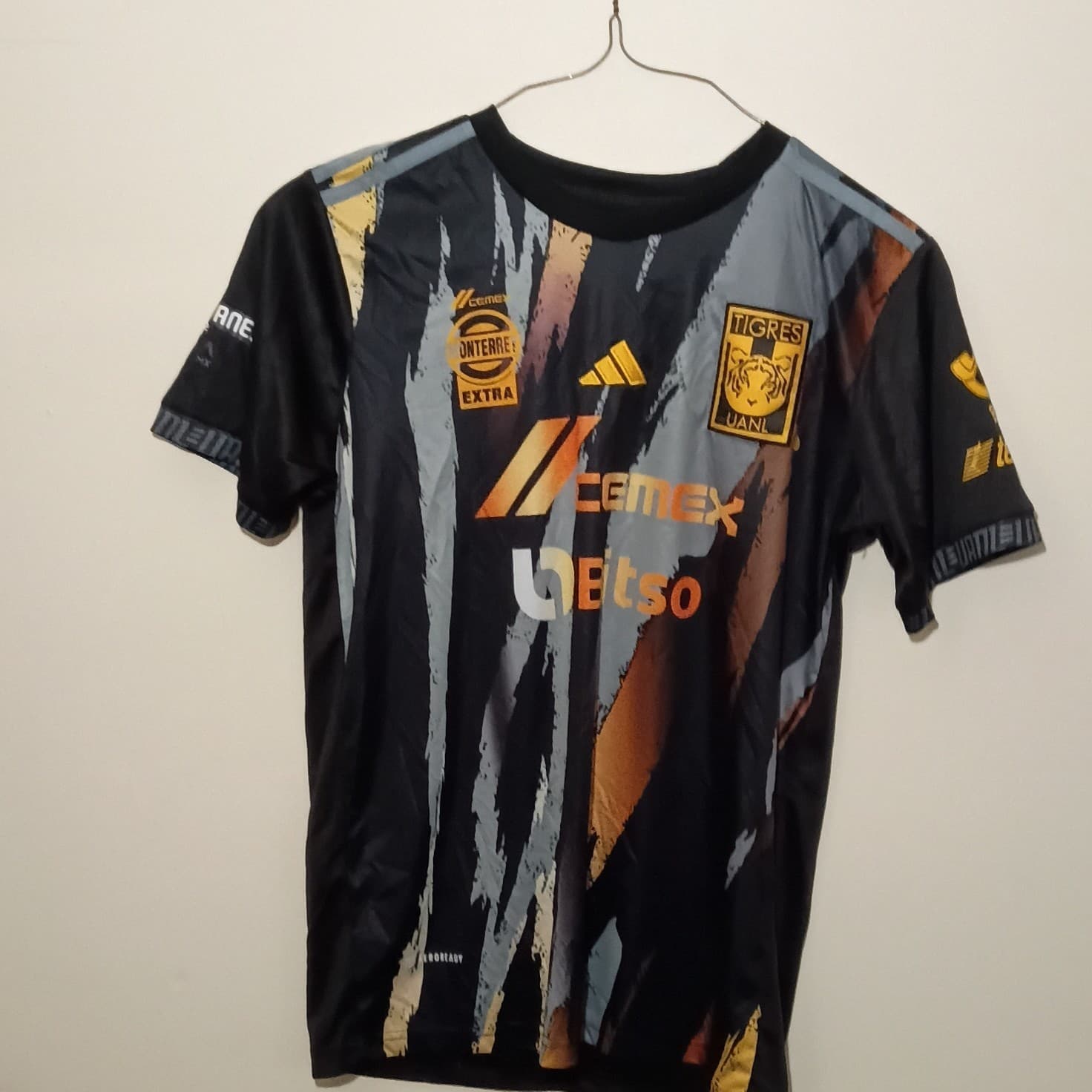 adidas Tigres UANL Soccer Jersey Aeroready Mario #15 Size M Black/Gray/Gold