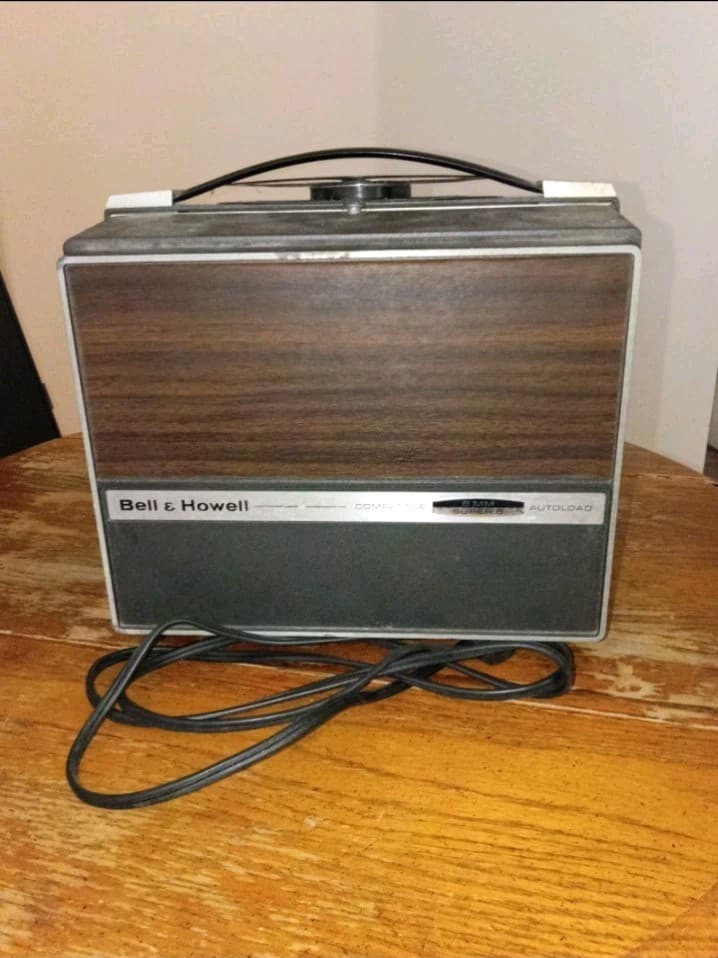 Bell & Howell Autoload 93 8mm/Super 8 Desktop Projector 1200lm Portable