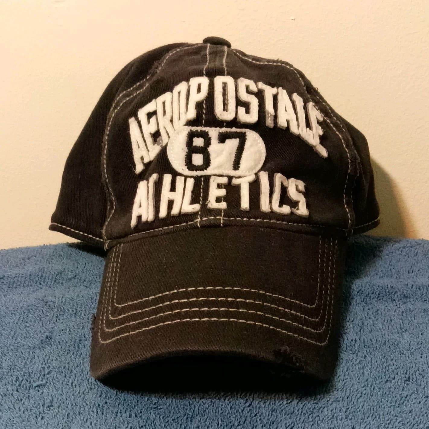 Aéropostale Athletics Logo Baseball Cap Hat Mens S/M Adjustable Black White