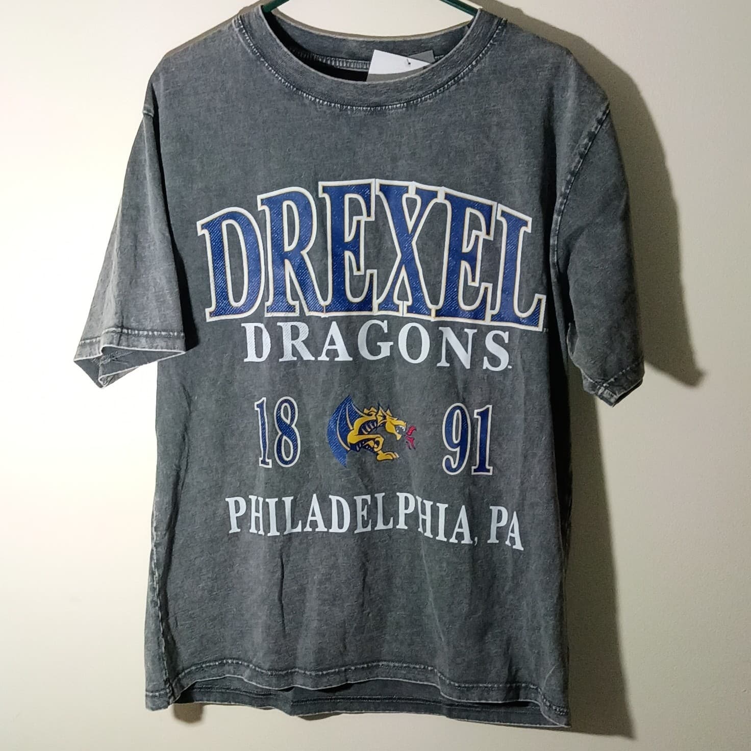 Gameday Couture Drexel Dragons Gray Graphic Logo Crew Neck T-Shirt Mens Size M