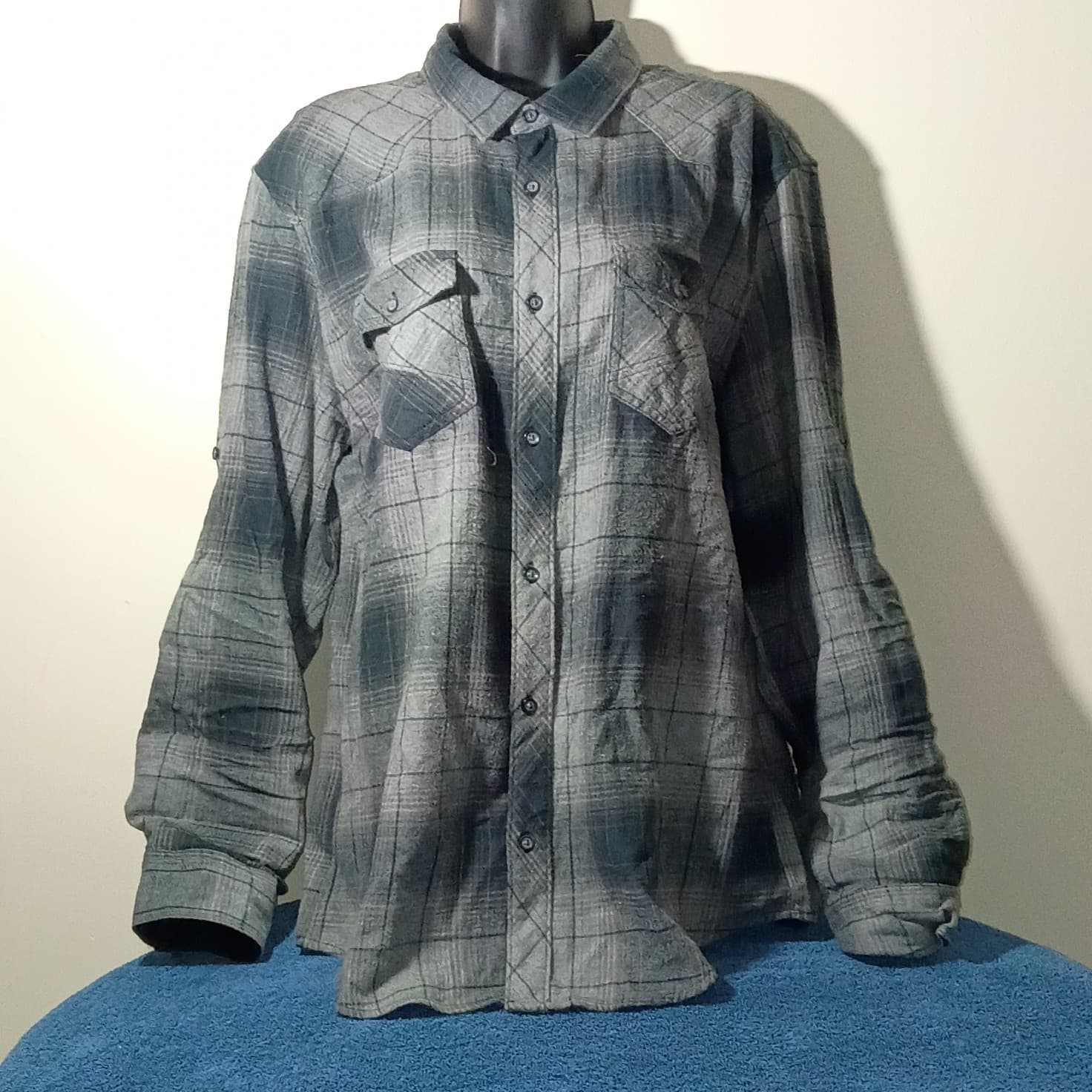 ROCK & REPUBLIC Flannel Mens Size Large Dark Plaid
