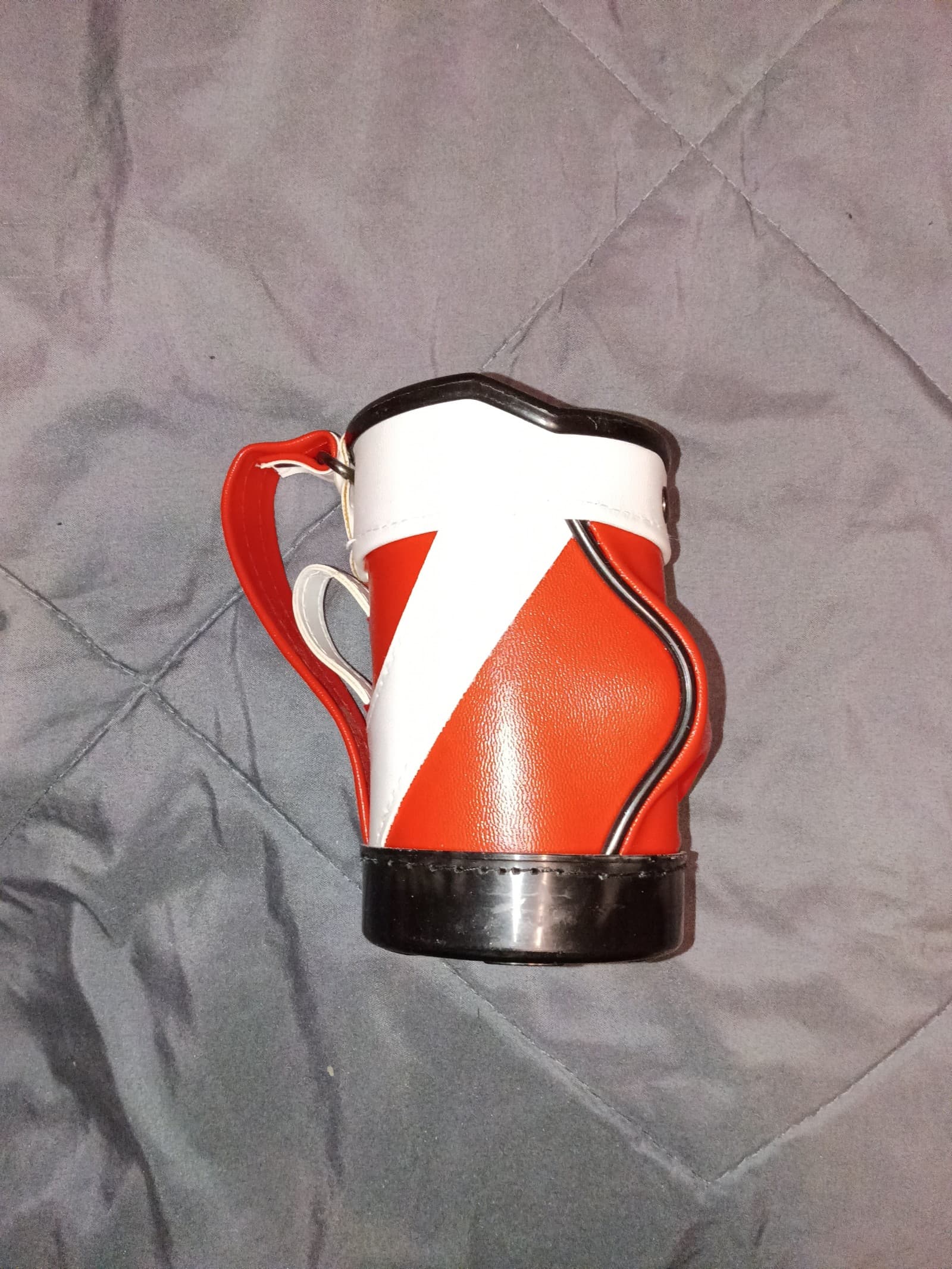Golfing bag pencil cup holder