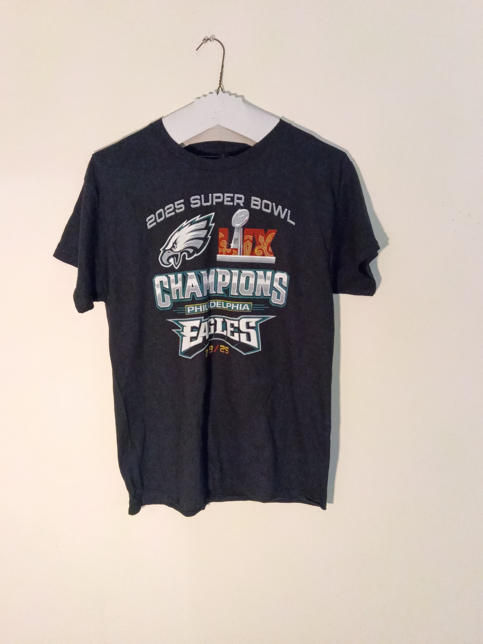 2025 super bowl champions Philadelphia eagles T-shirt size large
