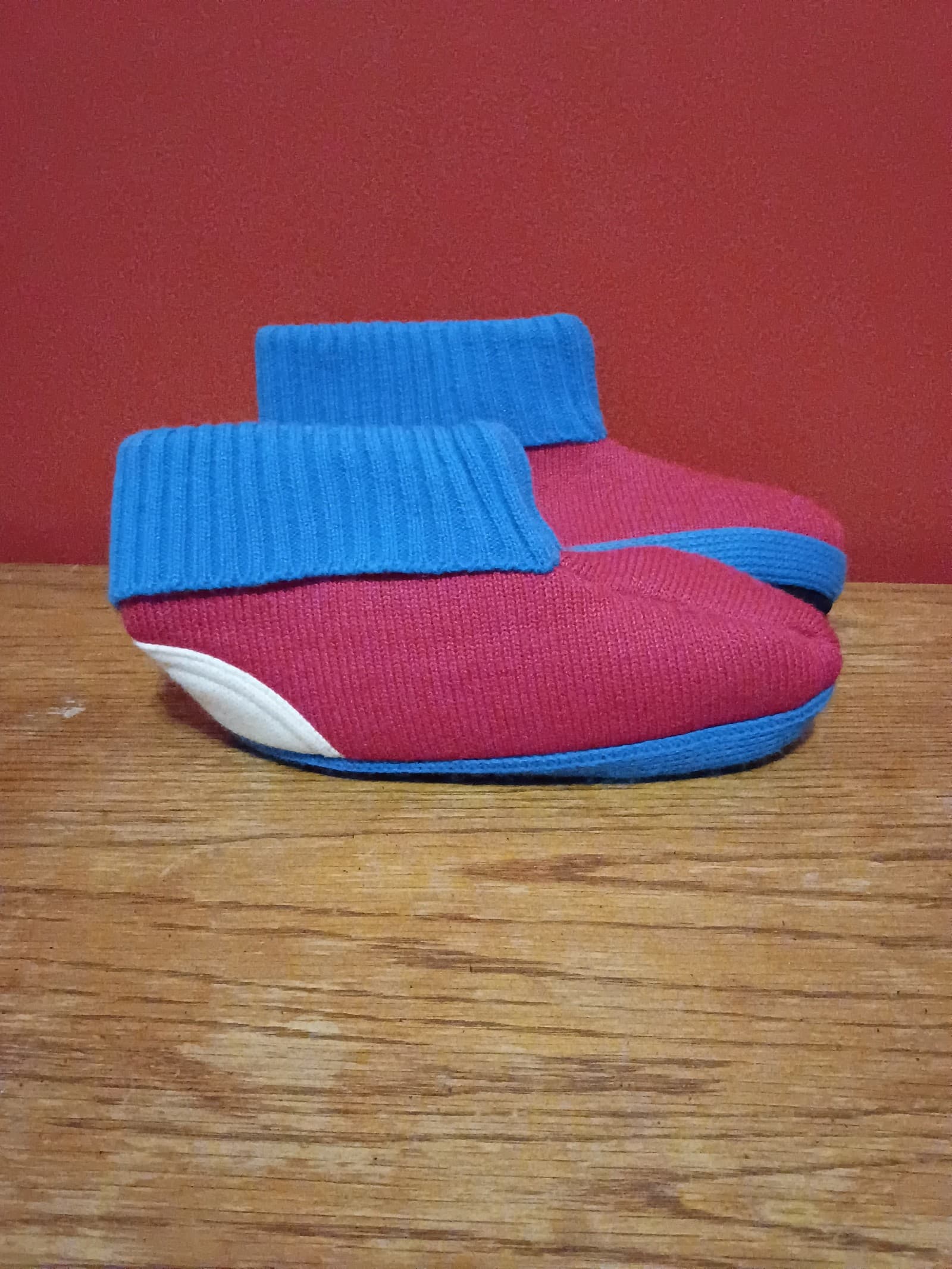 Tote slipper socks