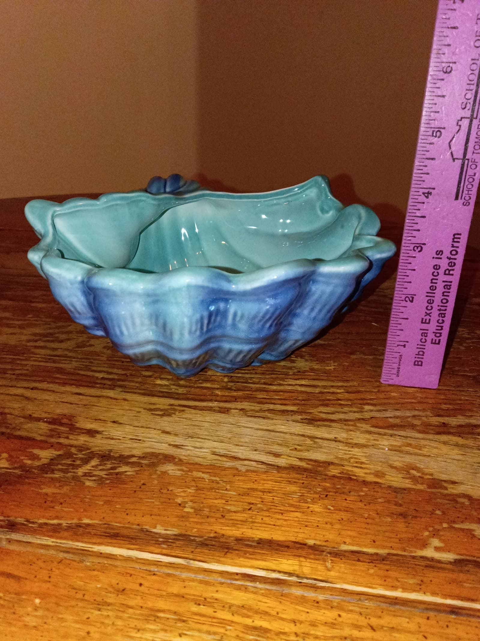 Vintage Lillian Vernon sea shell dish made in Italy