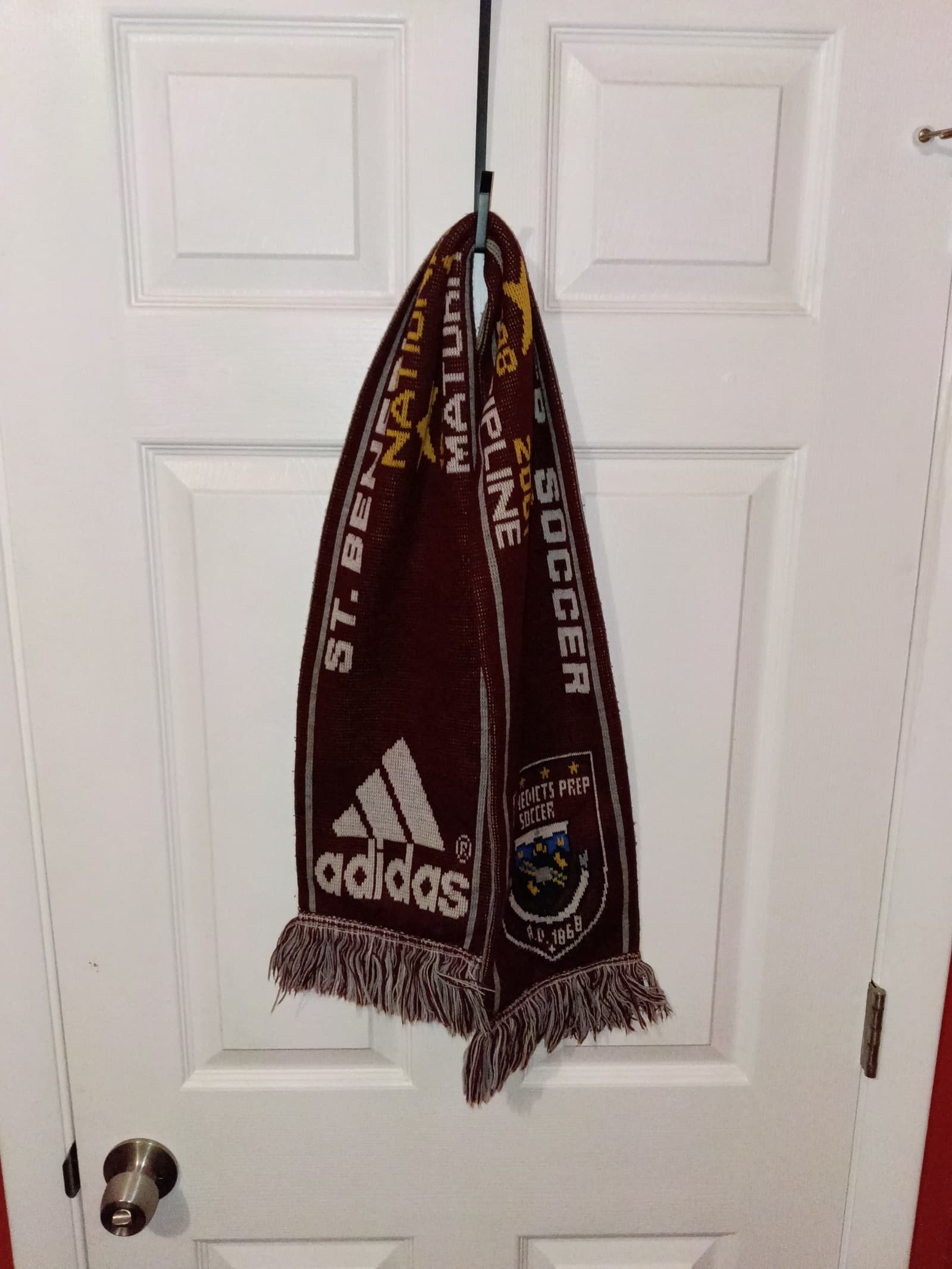 Adidas soccer scarf A001