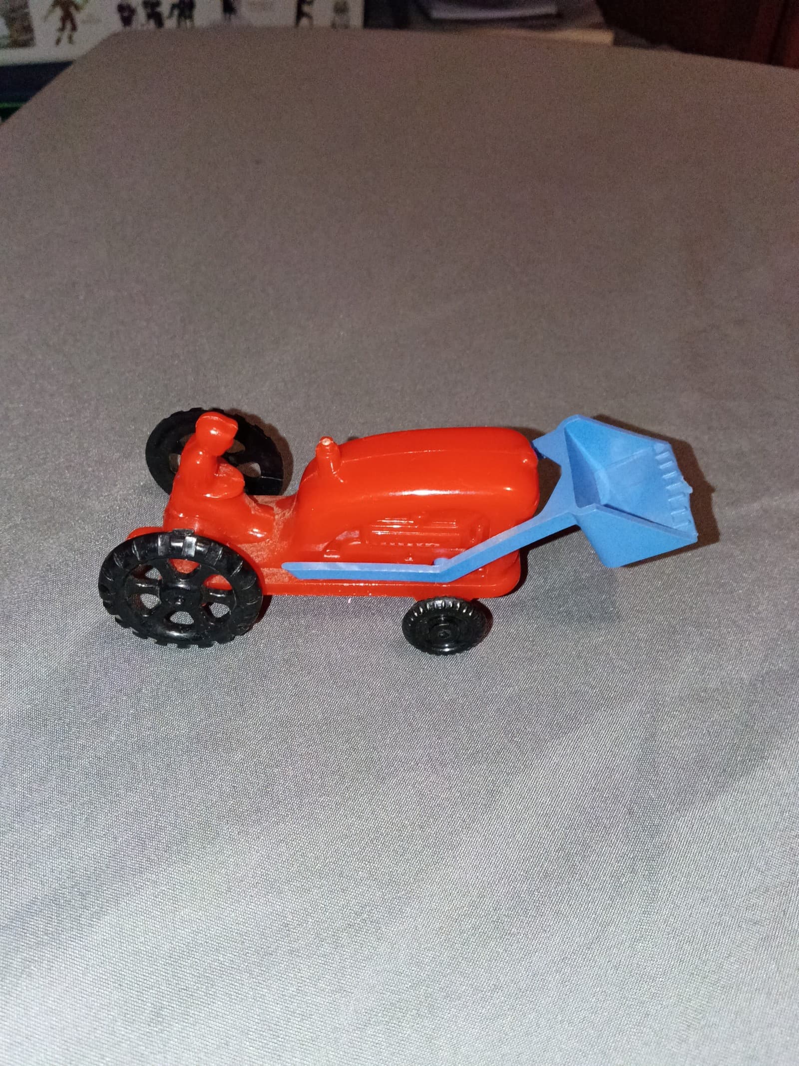 Wannatoy vintage farmer tractor red and blue