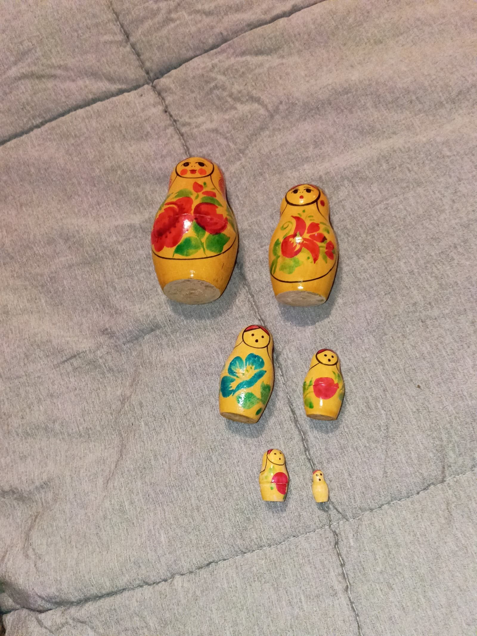Vintage Russian Nesting Dolls 5 Pieces Wood Matryoshka Hand Painted