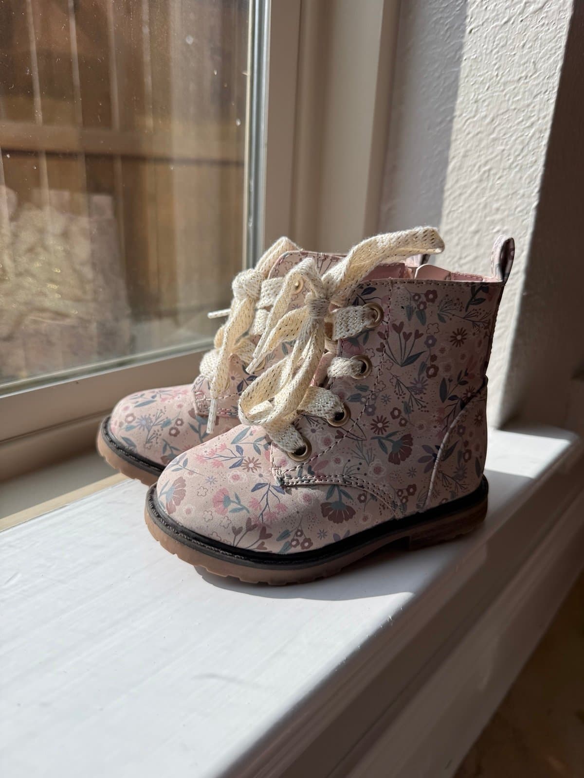 Size 6 Cat and Jack Giovanna floral combat boots