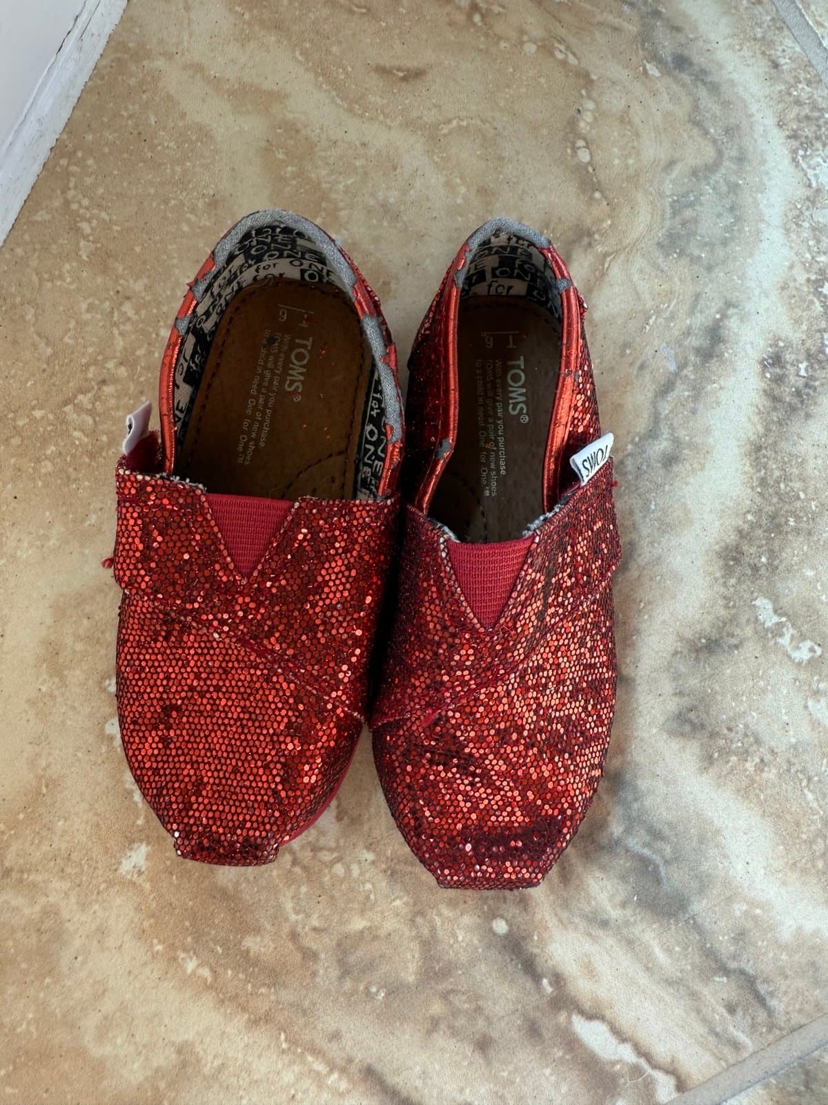 Toms toddler red glitter size 6