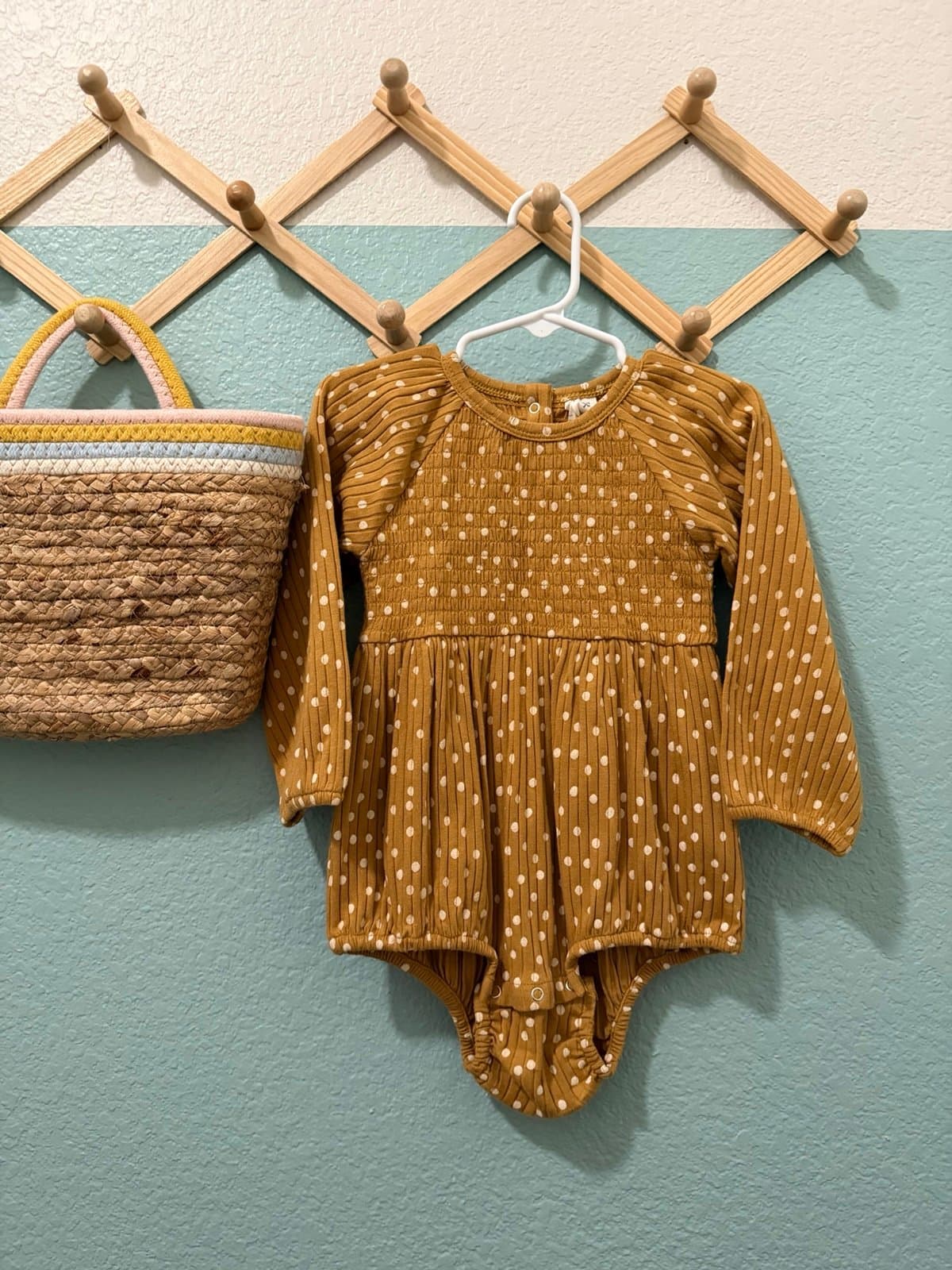 Kate Quinn NWT honey dot bubble