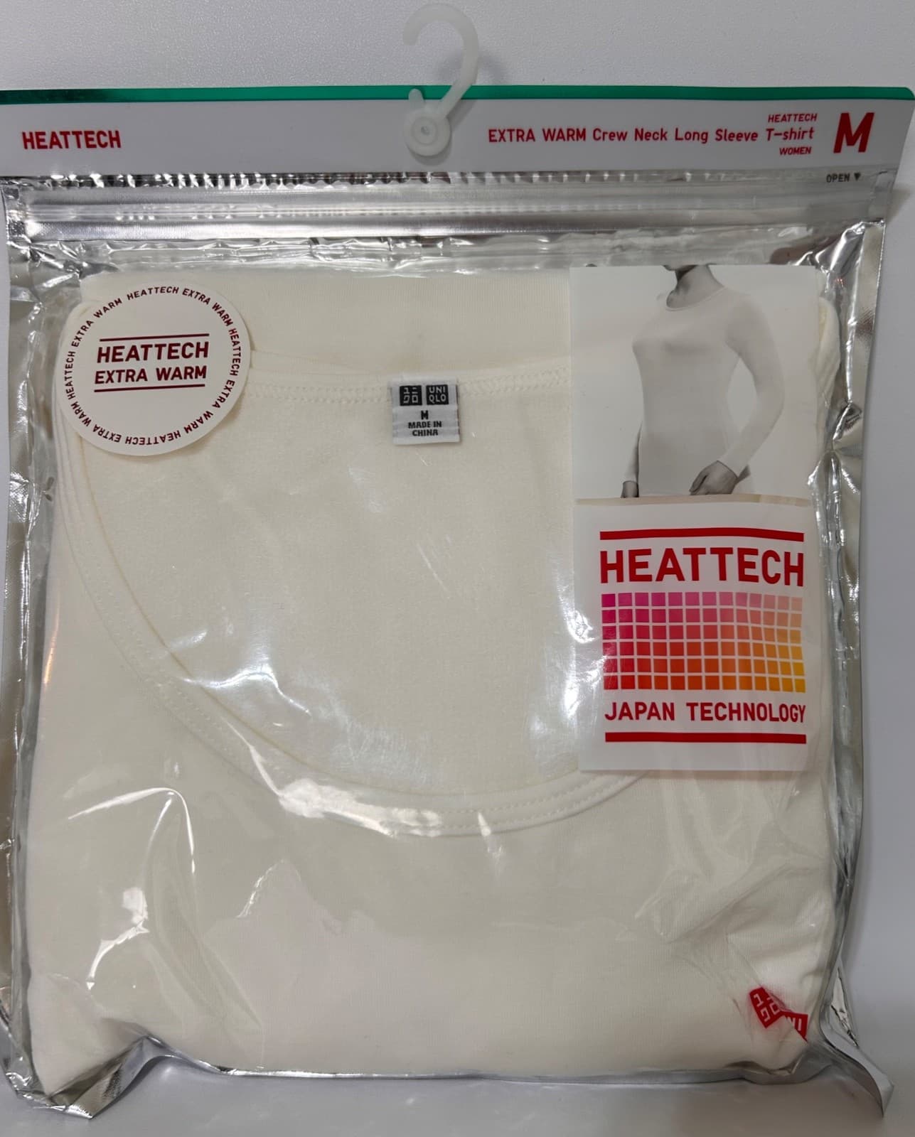 New Uniqlo Japan Women’s size M HEATTECH Crew Neck Long Sleeve T-Shirt Tee Top i