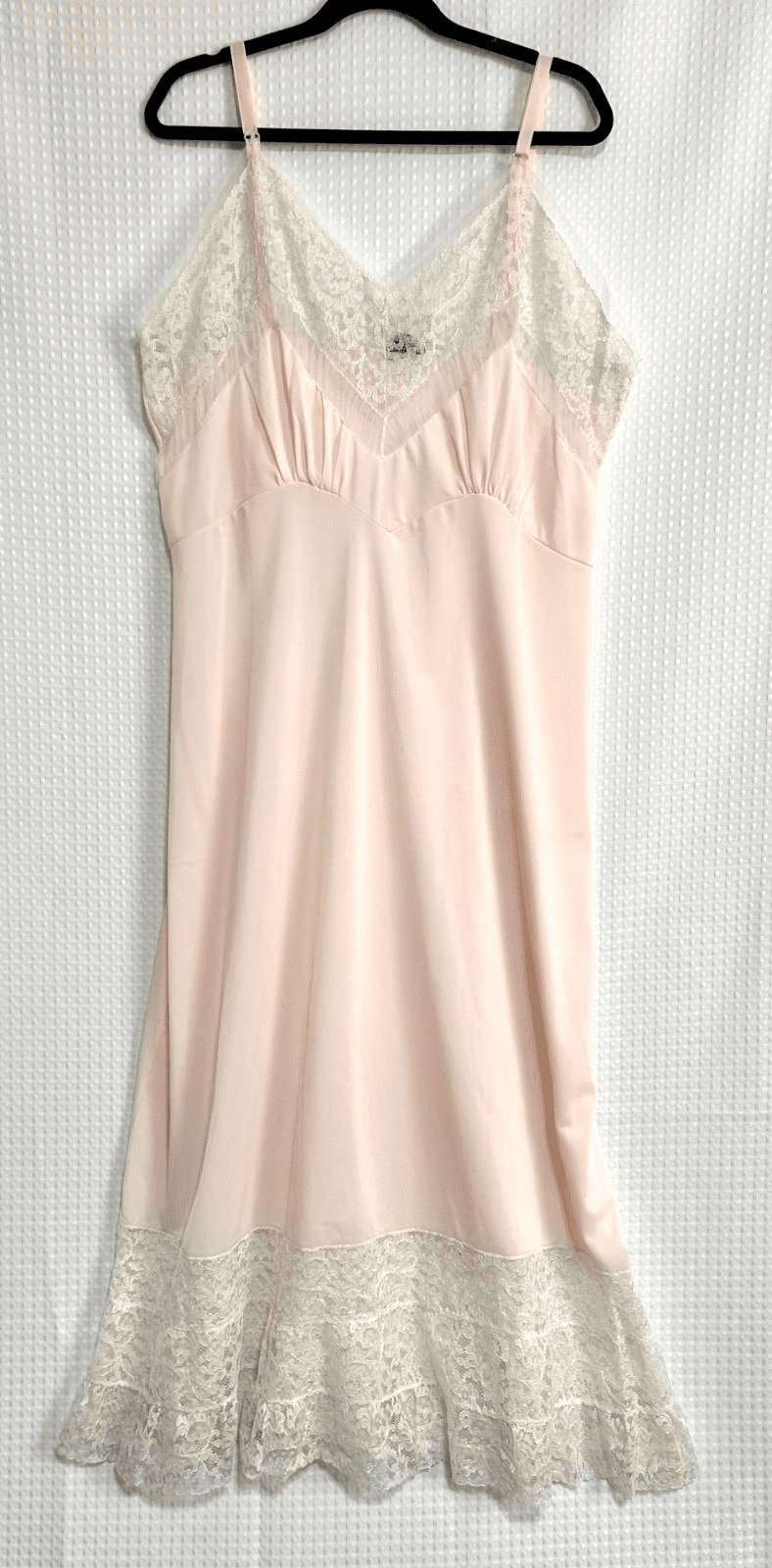 Vintage Aristocraft Womens Pink Superior Nylon Slip Dress size 36 Lace