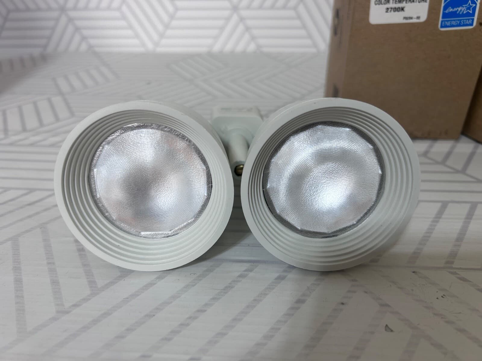 Juno R600L Trac-Lites Lot 2 Lights 2700K Color Temperature White
