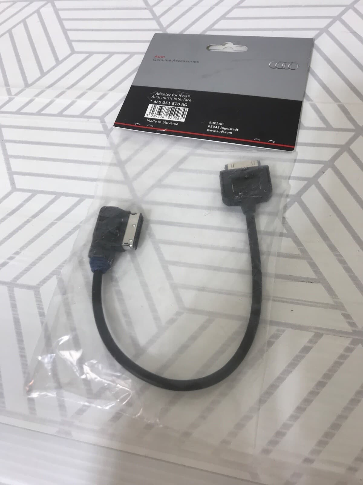 NEW Genuine Original Audi Adapter iPod music interface 4F0051510AG FREE Ship q