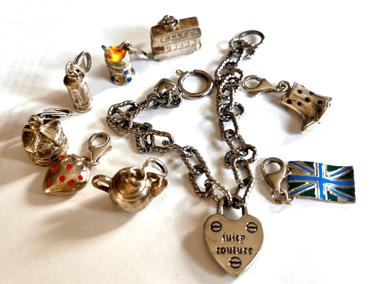Vintage 925 Sterling Silver Juicy Couture 8 Charms Bracelet England Queen