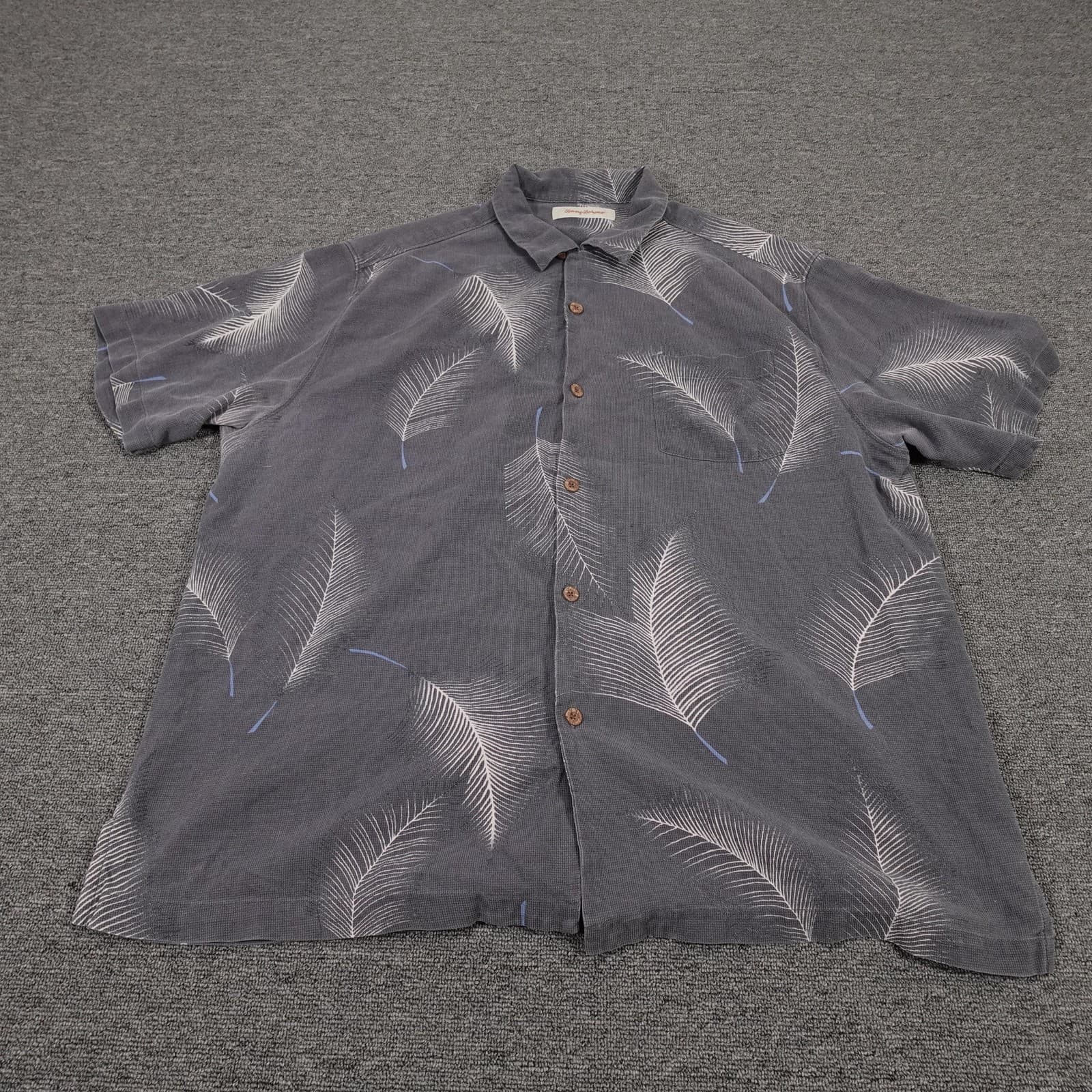 Tommy Bahama Shirt Mens 2XL Gray Silk Palm Leaf Hawaiian Short Sleeve Button Up