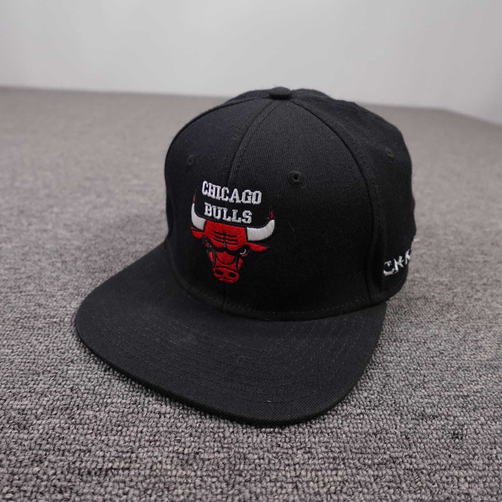 Chicago Bulls Hat Cap Fitted Mens Medium Black NBA Basketball Chandler Otto Flex