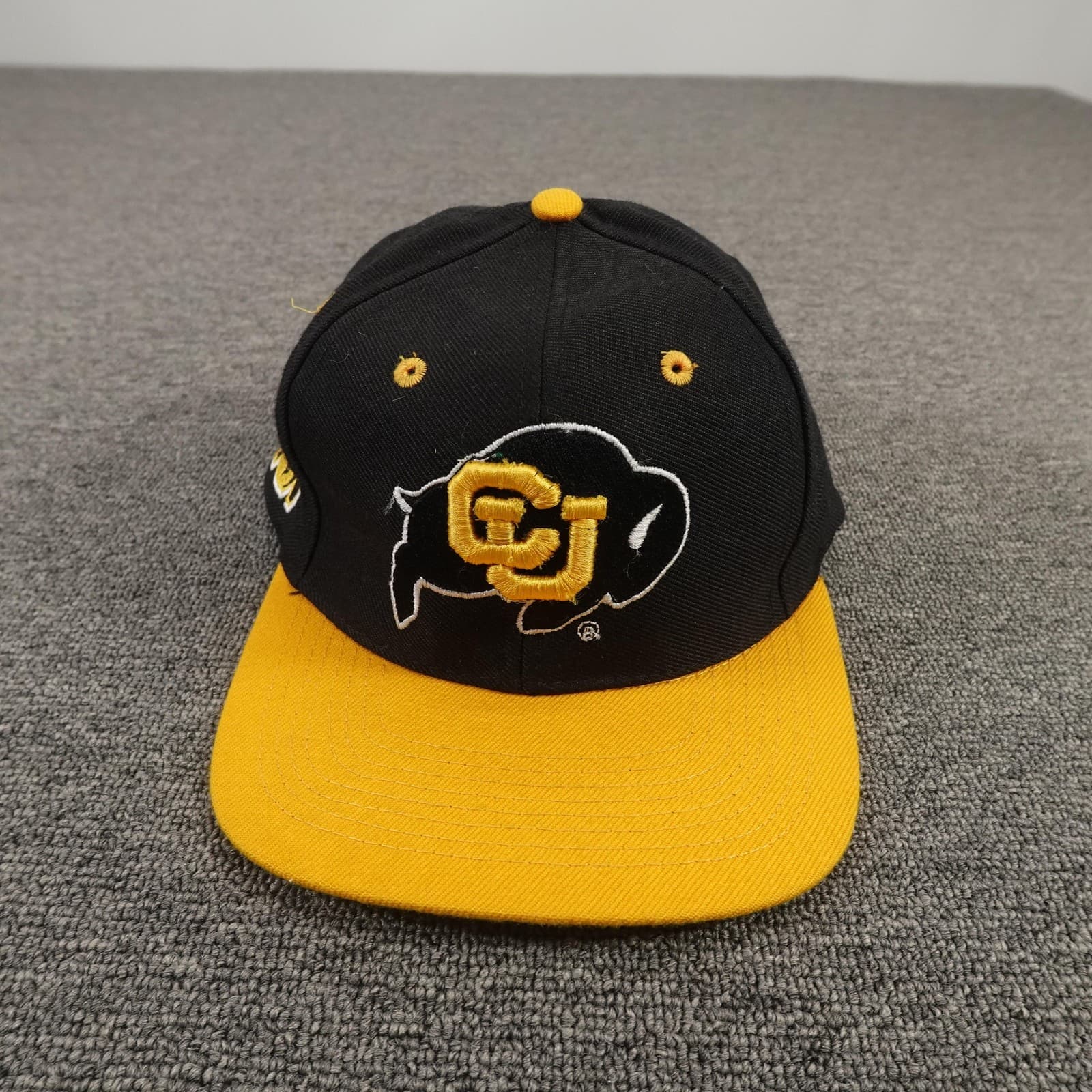 Vintage Colorado Buffaloes Hat Cap Fitted Mens 7 1/8 Black NCAA Football TOW