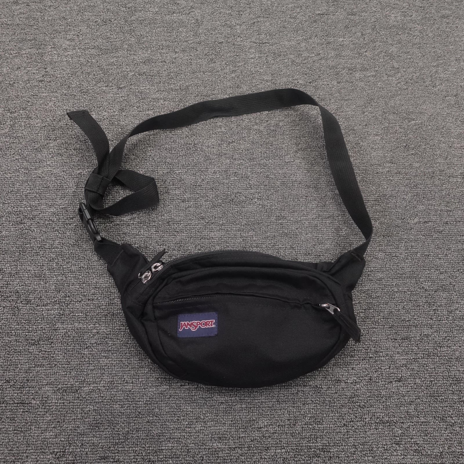 Jansport Fifth Avenue Fanny Pack Black Polyester Travel Waist Belt Bag Unisex