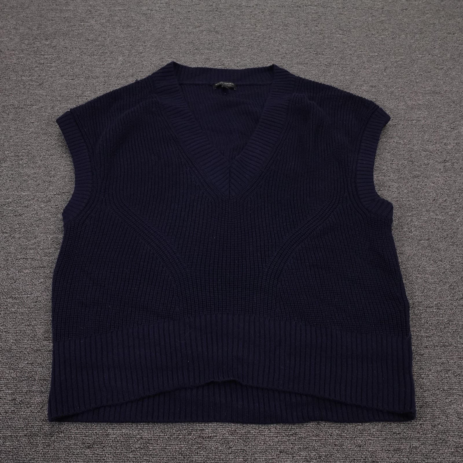 Banana Republic Vest Mens Medium Blue 100% Merino Wool V Neck Sweater Knit