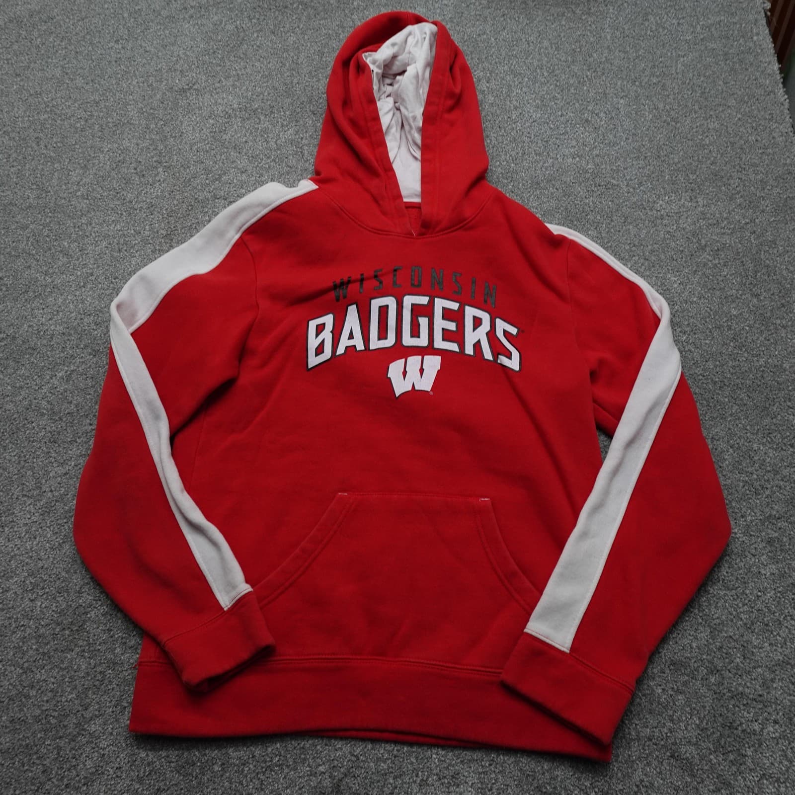 Fanatics Wisconsin Badgers Hoodie Mens Medium Red White Pullover NCAA Sweatshirt
