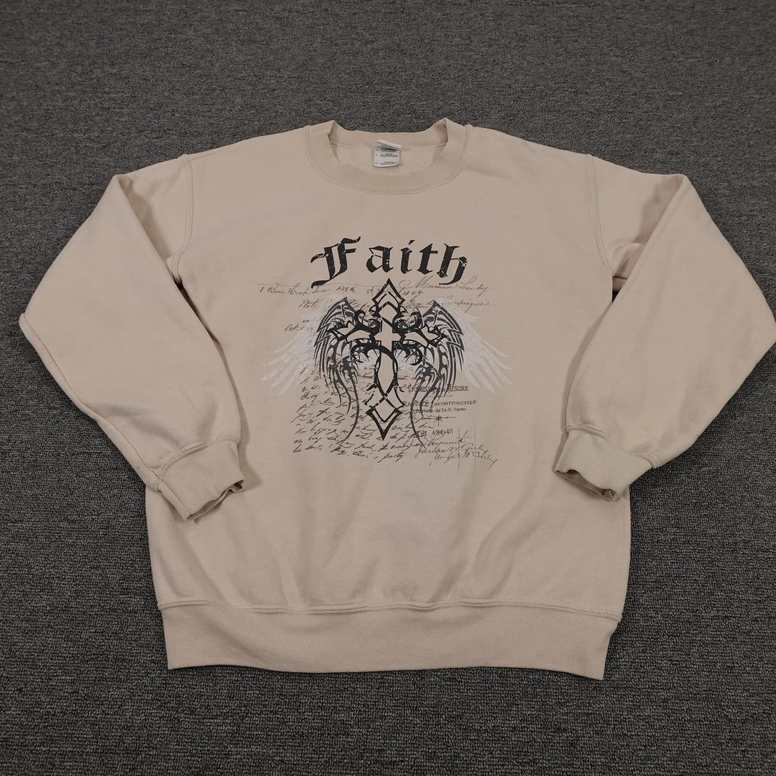 Gildan Sweatshirt Mens Small Beige Faith Cross Wings Graphic Fleece Pullover