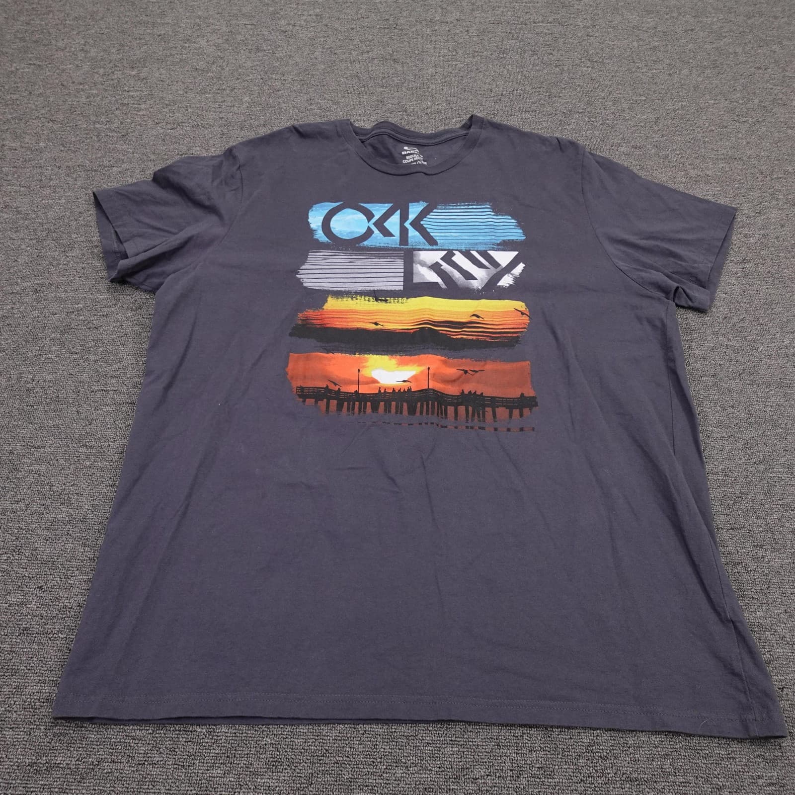 Oakley Shirt Mens 2XL Gray Sunset Beach Pier Graphic Tee Tagless Surf Ocean