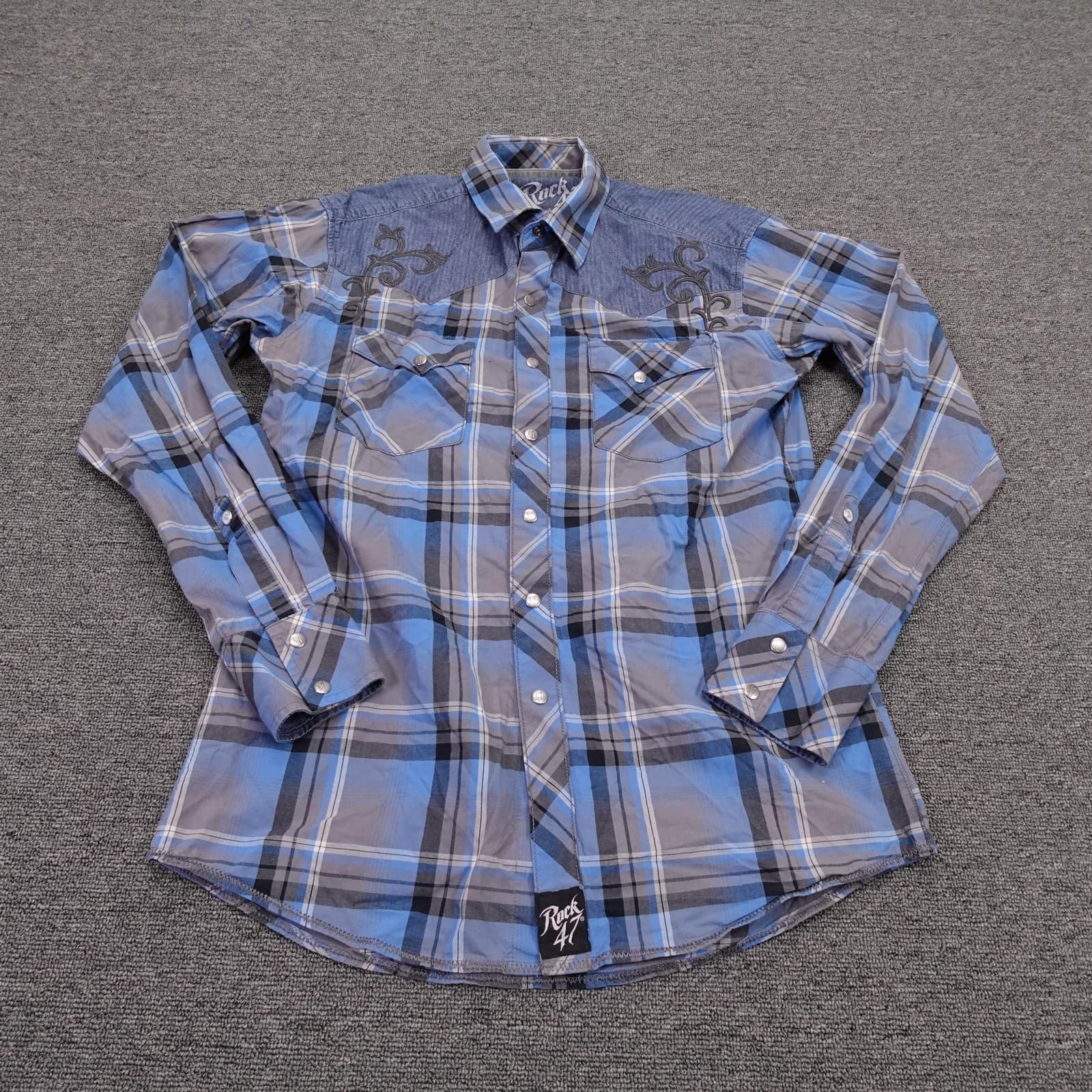 Wrangler Rock 47 Shirt Mens Small Blue Plaid Western Snap Long Sleeve Casual