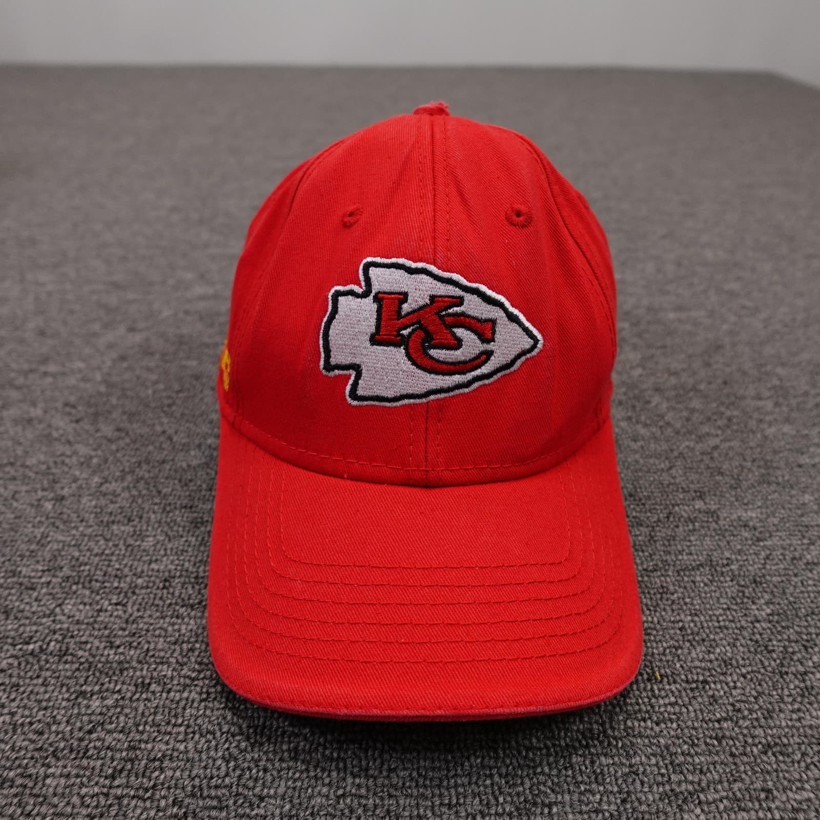 Kansas City Chiefs Hat Cap Snap Back Mens One Size Red NFL Football 10 Year