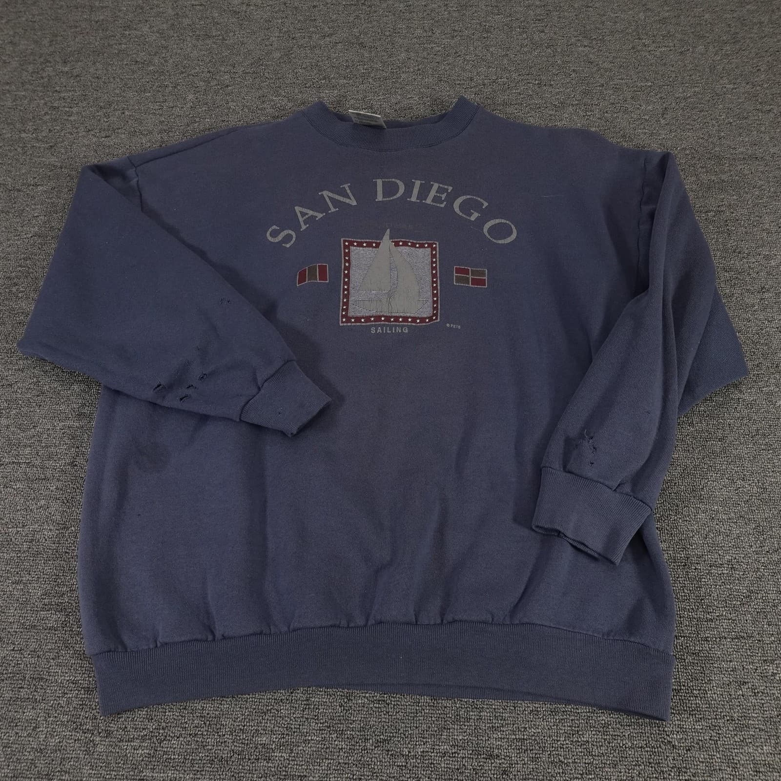 Vintage Tultex Sweatshirt Mens XL Blue San Diego Sailboat Graphic USA Crewneck