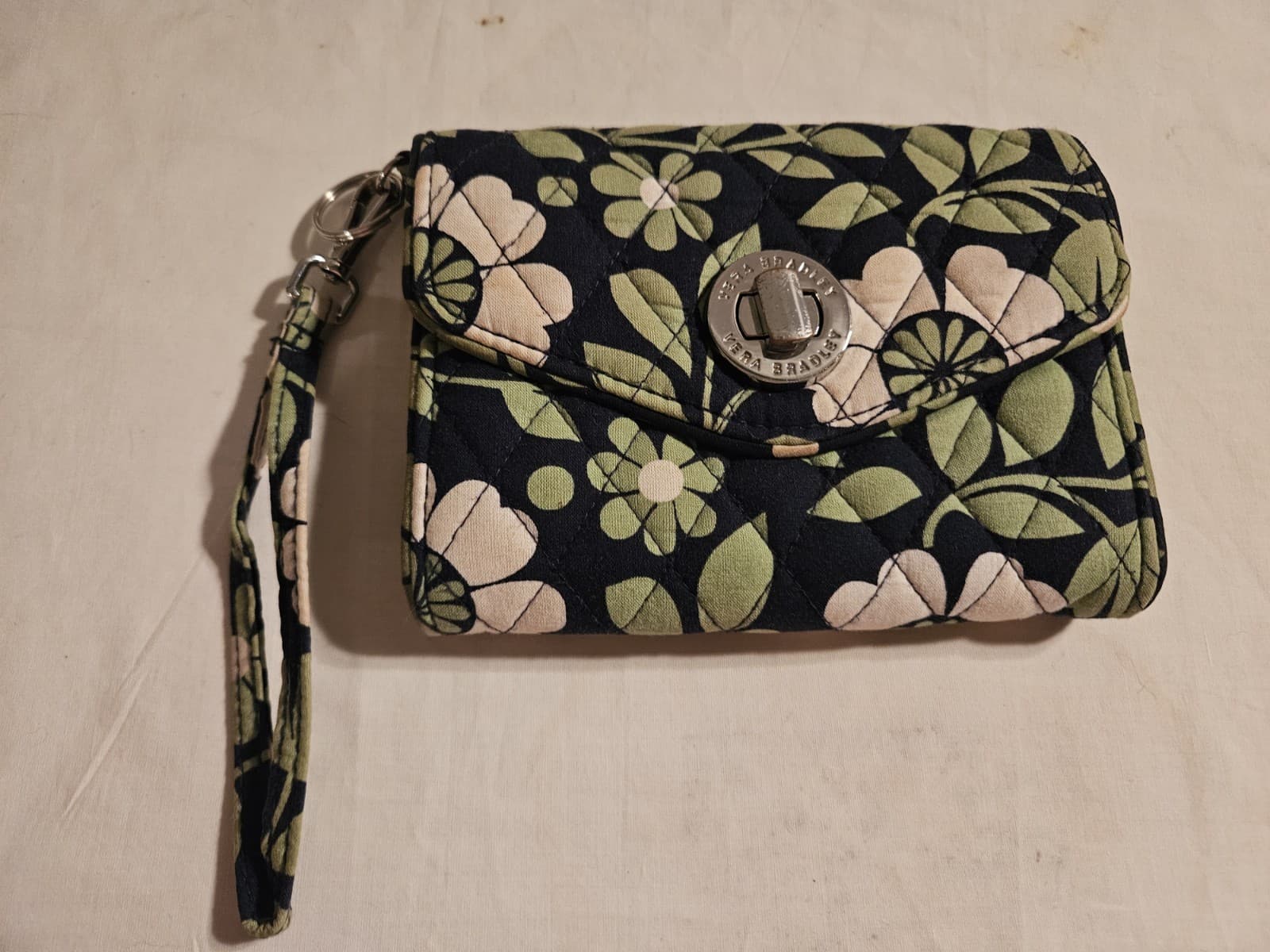 EUC Vera Bradley "Lucky You" Floral Quilted Wallet Wristlet w/Turn Lock