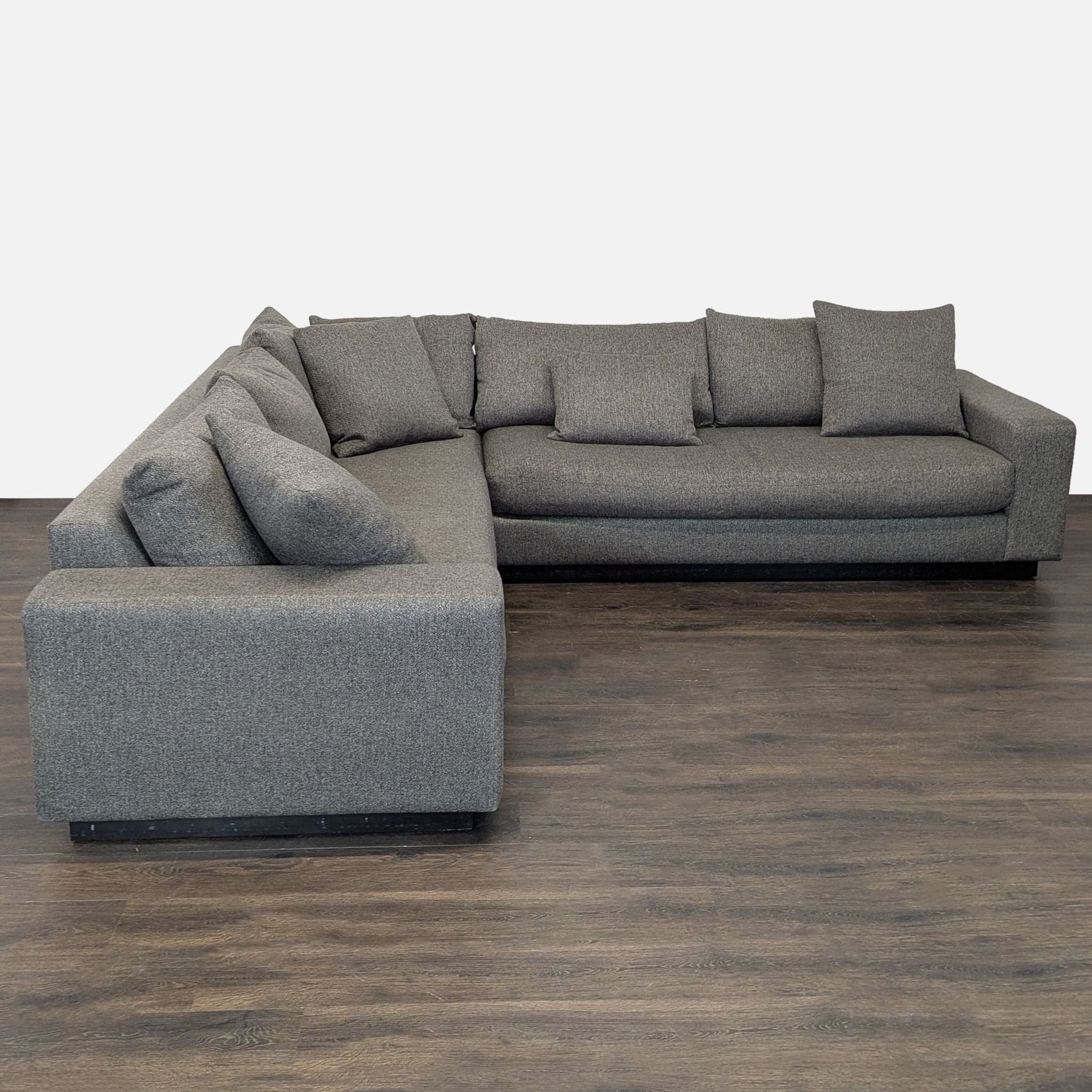 Rene Cazares Salvatore Modern Gray Fabric Sectional Sofa with Cushions