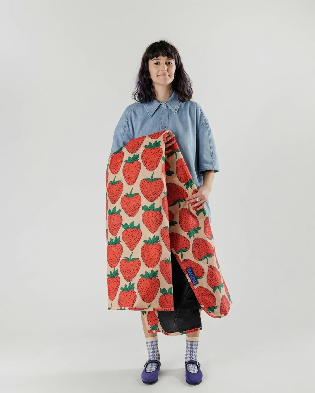 puffy strawberry picnic blanket - Default