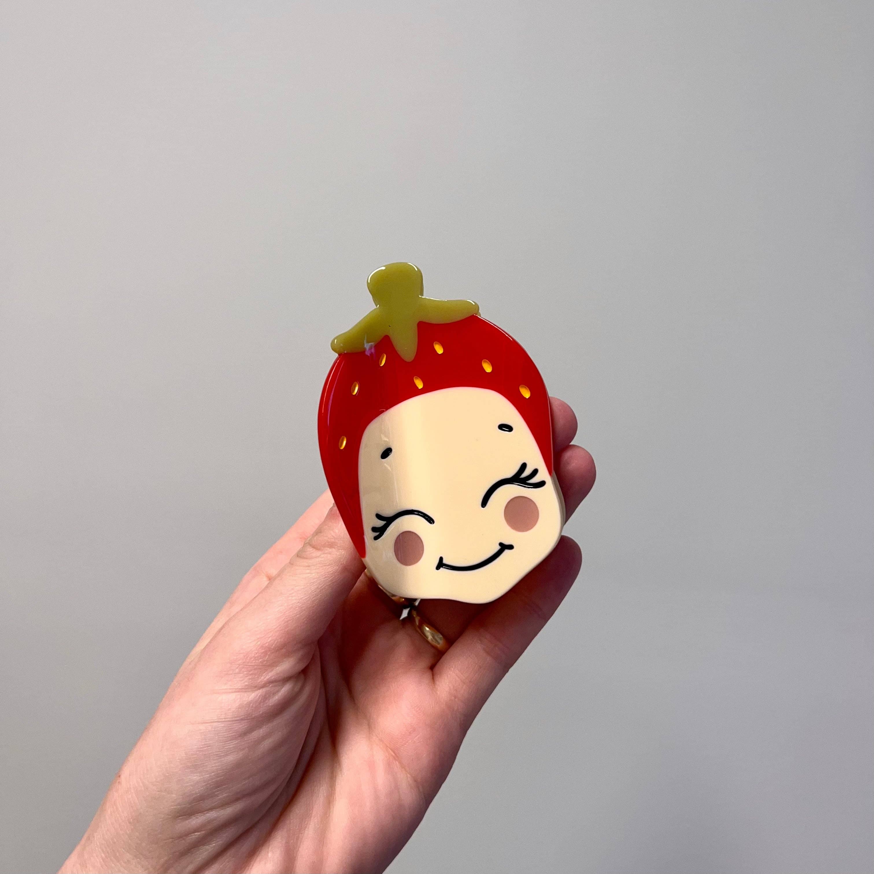strawberry kewpie hair claw - Regular