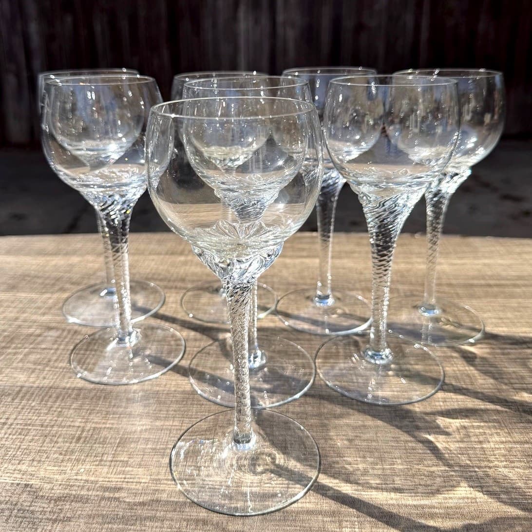 Clear Glass Wine Glasses Swirl Base Stemware 7” Elegant Vintage Barware-Set of 8