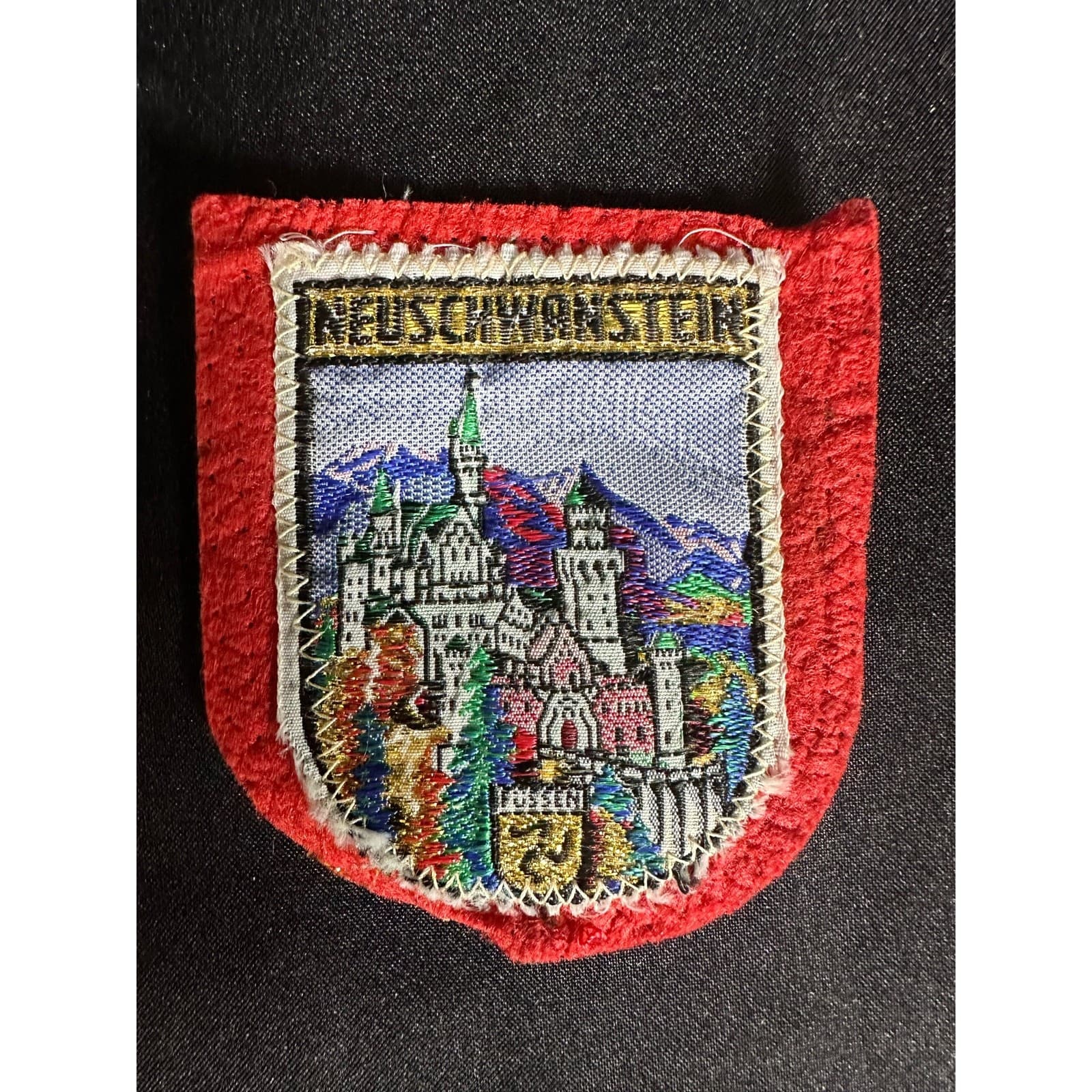 NEUSCHWANSTEIN Germany Shield Shaped 1960s Travel Souvenir Embroidered Patch
