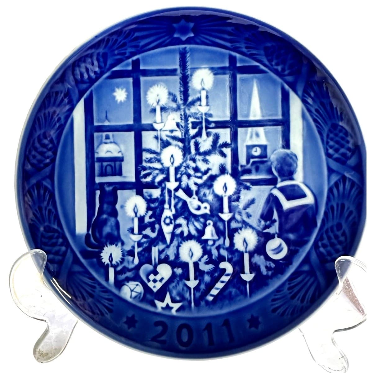 Royal Copenhagen Denmark 2011 Annual Christmas Plate 'Waiting for Santa Claus'