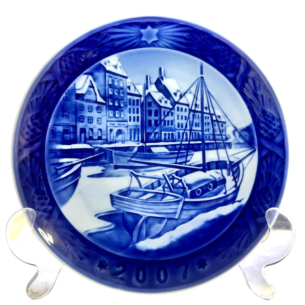 Royal Copenhagen Denmark 2007 Annual Christmas Plate 'Christmas in Nyhavn'