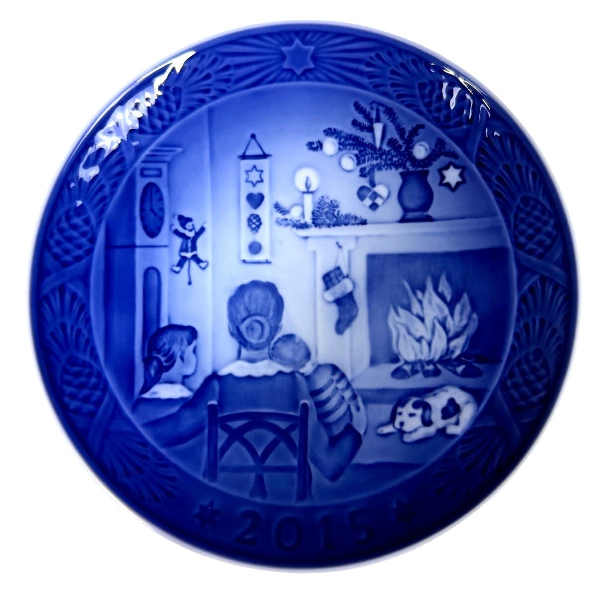 Royal Copenhagen Denmark 2015 Annual Christmas Plate 'Christmas Days'